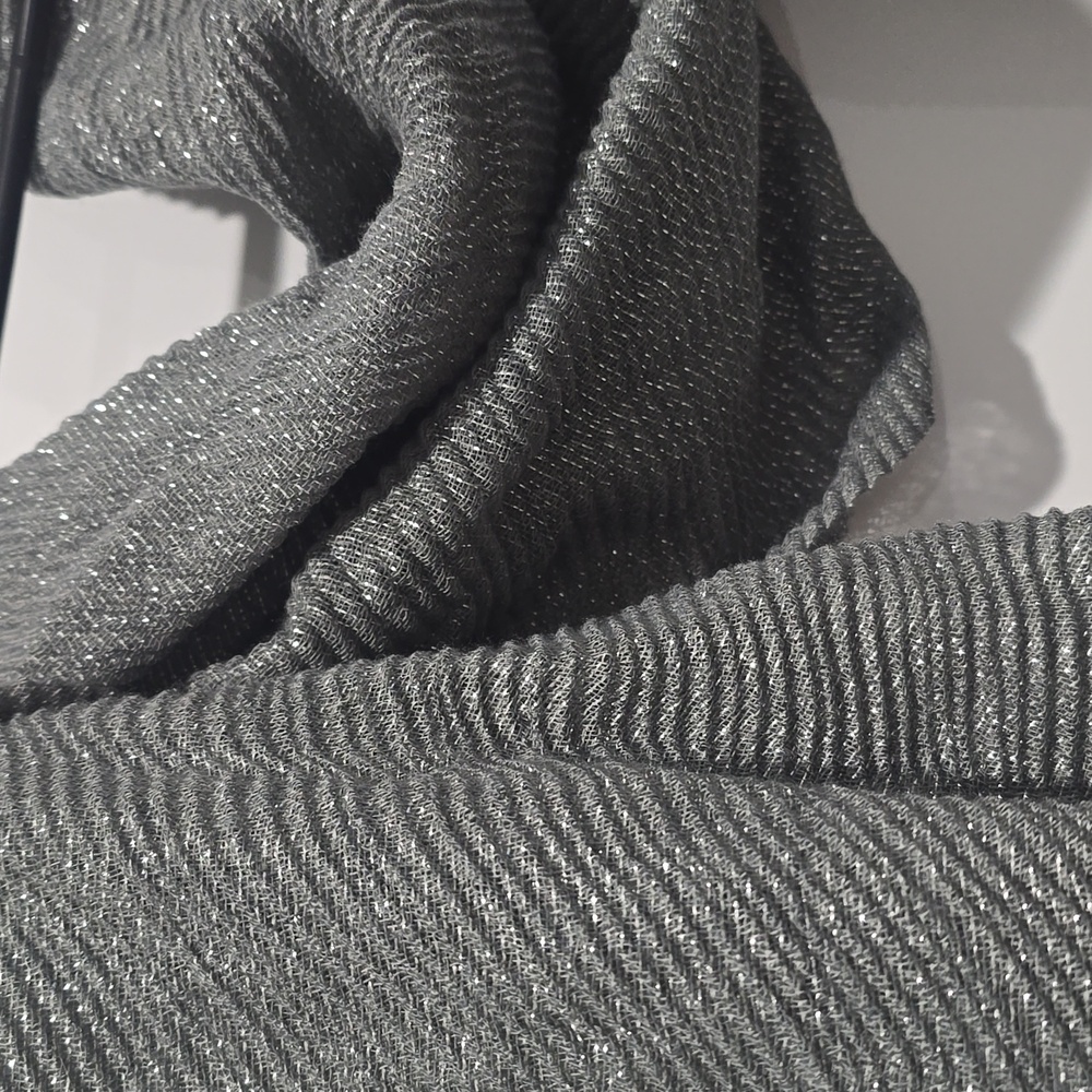 Scarves - Picture 8 of 14
